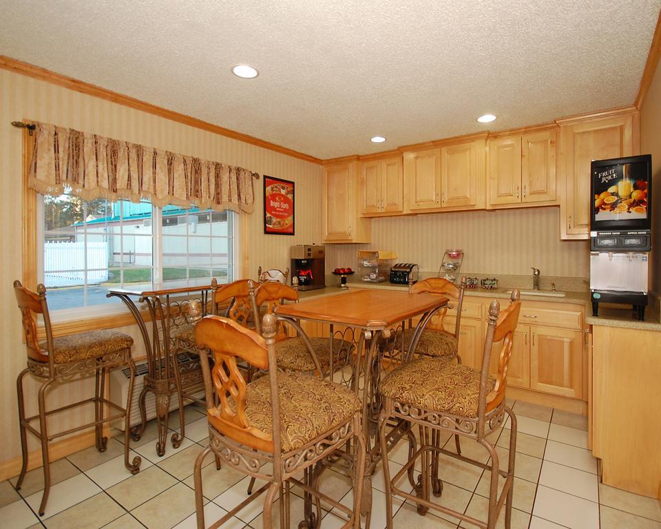 Rodeway Inn West Dodge Омаха Ресторант снимка