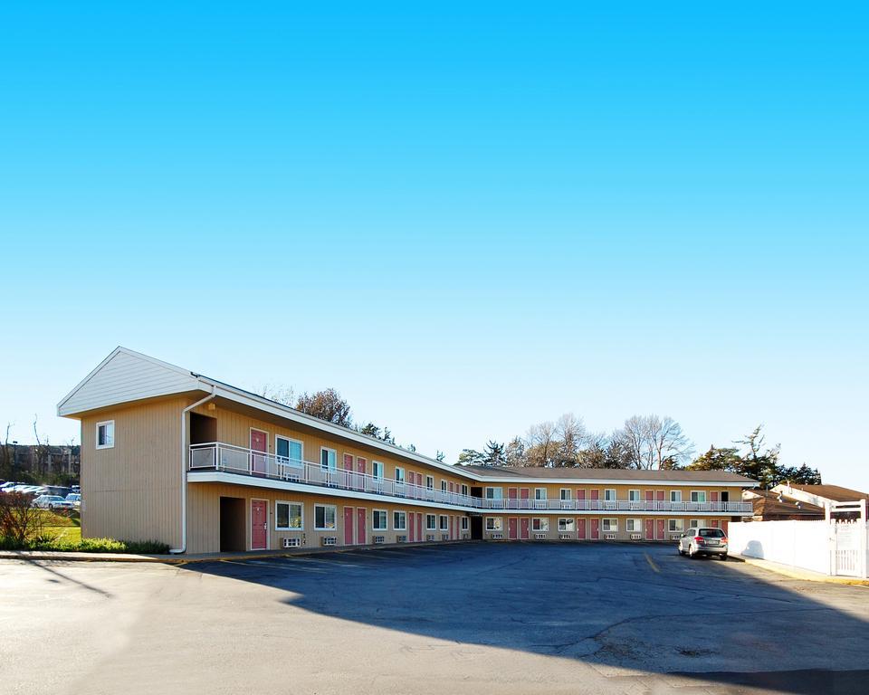 Rodeway Inn West Dodge Омаха Екстериор снимка