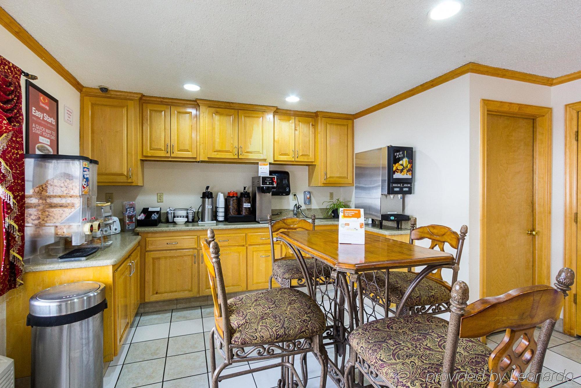 Rodeway Inn West Dodge Омаха Екстериор снимка