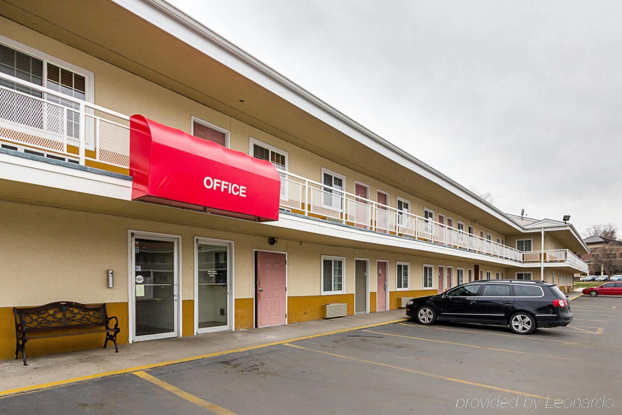 Rodeway Inn West Dodge Омаха Екстериор снимка