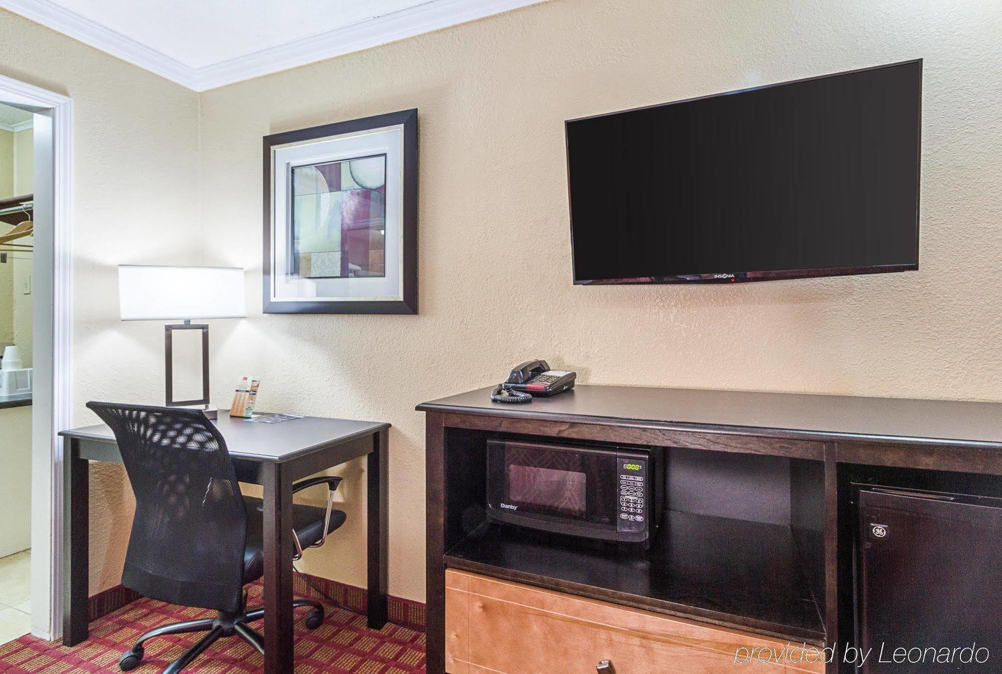 Rodeway Inn West Dodge Омаха Екстериор снимка