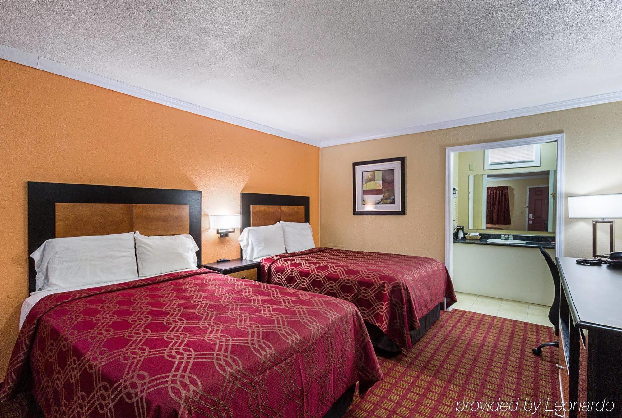 Rodeway Inn West Dodge Омаха Екстериор снимка
