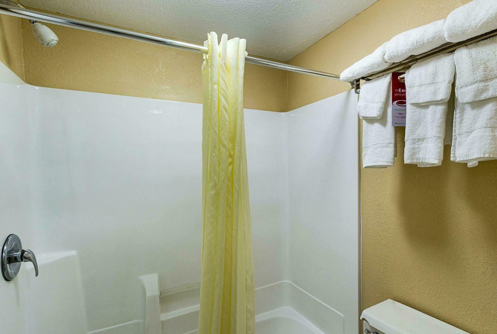Rodeway Inn West Dodge Омаха Екстериор снимка